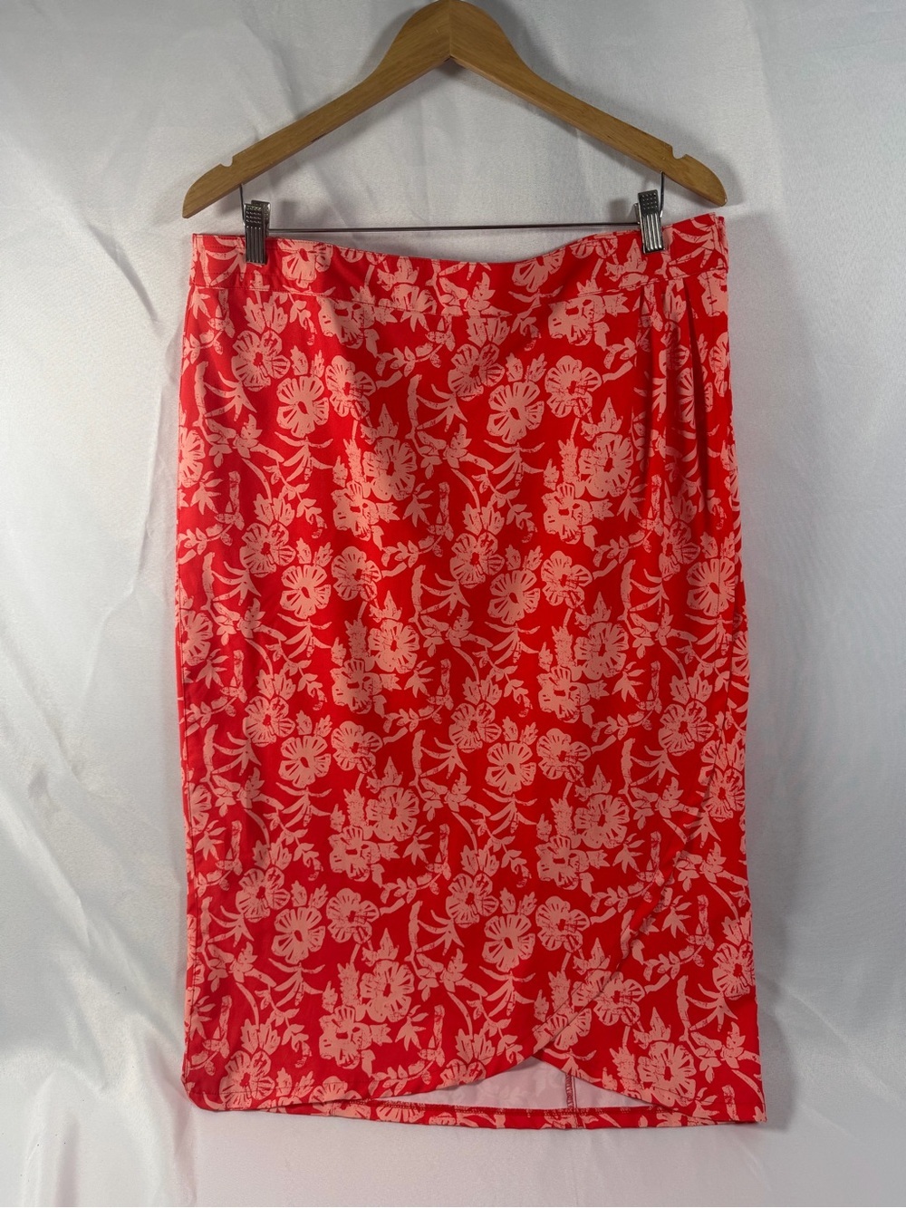 Rip Skirt Womens XL Red Floral Knee Length 3 Wrap Skirt Polyester Spandex
